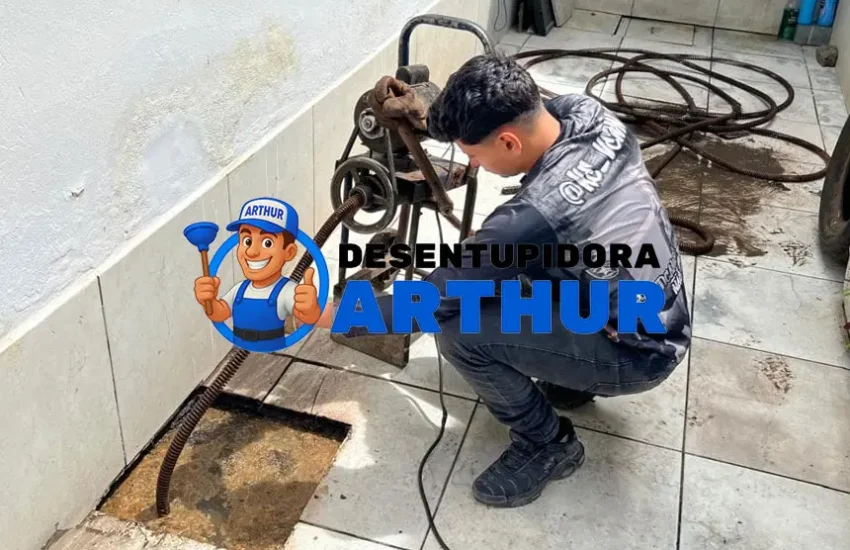 Desentupimento de esgoto - Desentupidora Arthur: ligue agora (85) 9 8570-6823 e tenha orçamento urgente grátis e rápido!