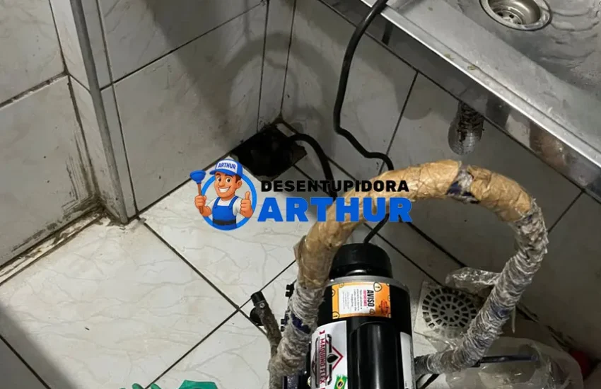 Desentupidora no Bom Jardim - Desentupidora Arthur, ligue já: (85) 9 8570-6823 orçamento grátis 24 hs para desentupimento urgente!