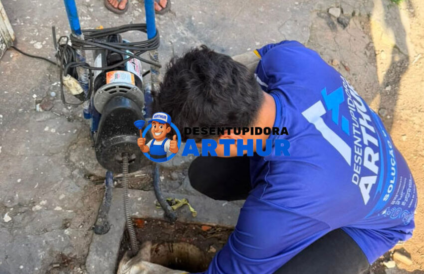 Desentupimento esgoto em Aldeota - Desentupidora Arthur em Fortaleza - CE: ligue, telefone: (85) 9 8570-6823