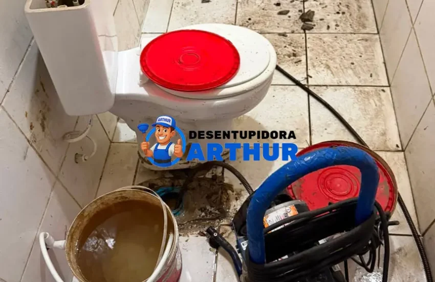 Desentupimento de Caixa Acoplada - Desentupidora Arthur - Ligue já 24 horas: (85) 9 8570-6823, orçamento grátis sem compromisso!