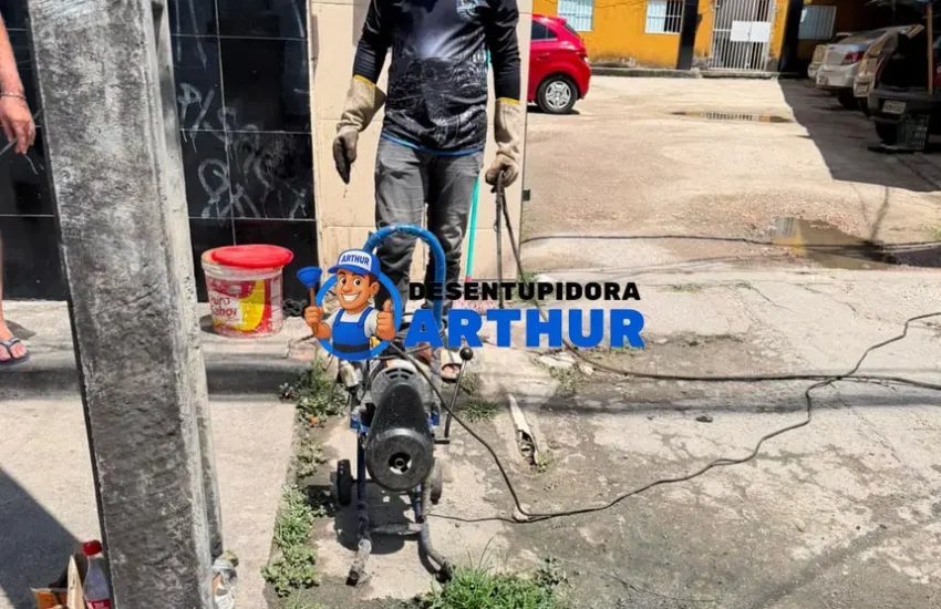 Desentupimento de Calha - Desentupidora Arthur - Ligue já 24 horas: (85) 9 8570-6823, orçamento grátis sem compromisso!