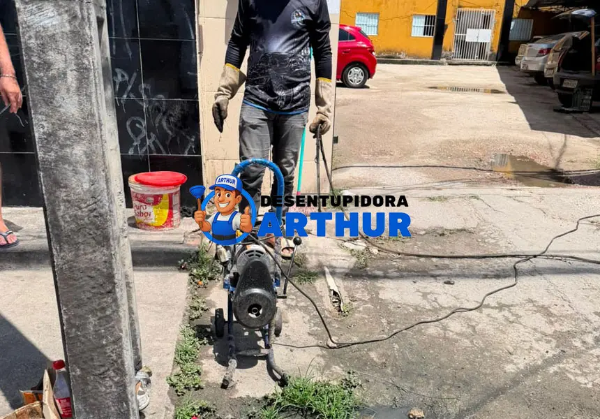 Desentupimento de Calha - Desentupidora Arthur - Ligue já 24 horas: (85) 9 8570-6823, orçamento grátis sem compromisso!