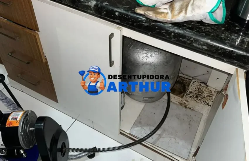 Desentupimento de Pia de Banheiro Fortaleza - Desentupidora Arthur - Ligue já 24 horas: (85) 9 8570-6823, orçamento grátis sem compromisso!