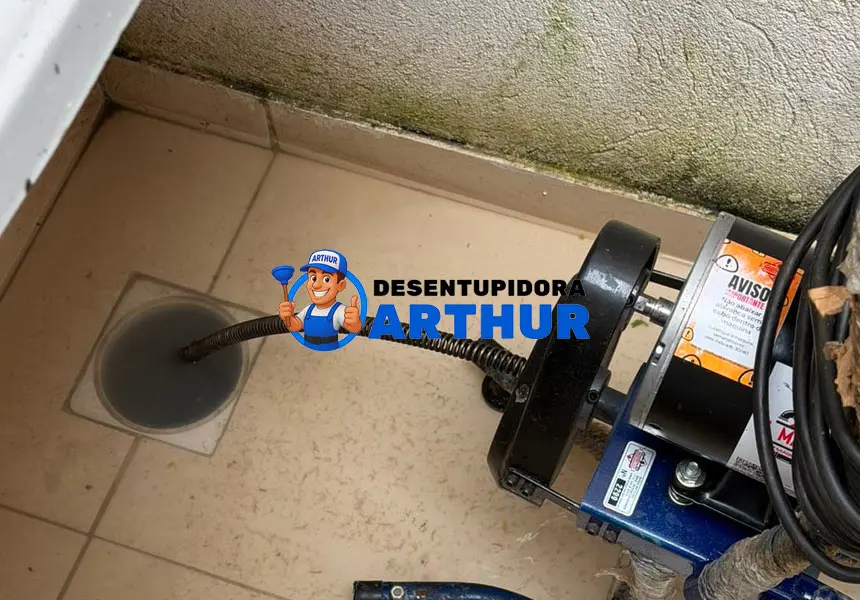 Desentupimento de Ralo de Banheiro Fortaleza - Desentupidora Arthur - Ligue já 24 horas: (85) 9 8570-6823, orçamento grátis sem compromisso!